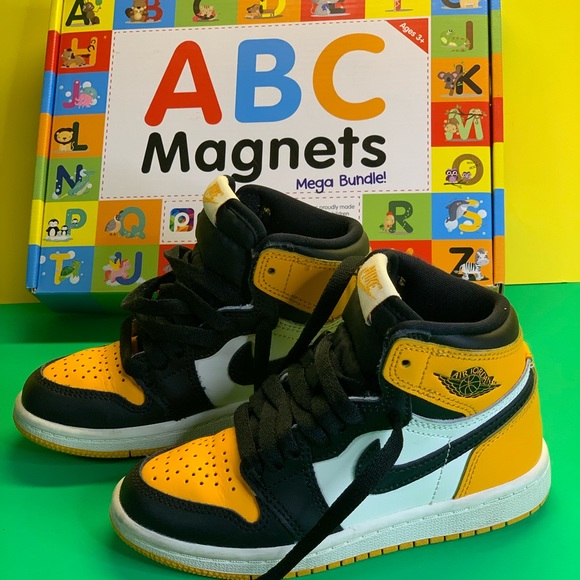 Jordan 1 Retro OG Toddler Sneakers - Picture 3 of 6